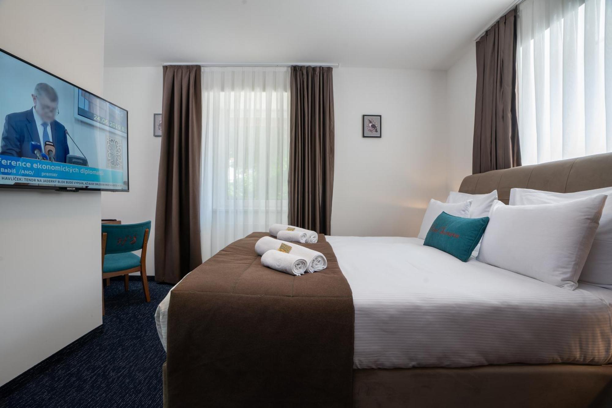 Hotel Sumava เชเลซนารูดา ภายนอก รูปภาพ