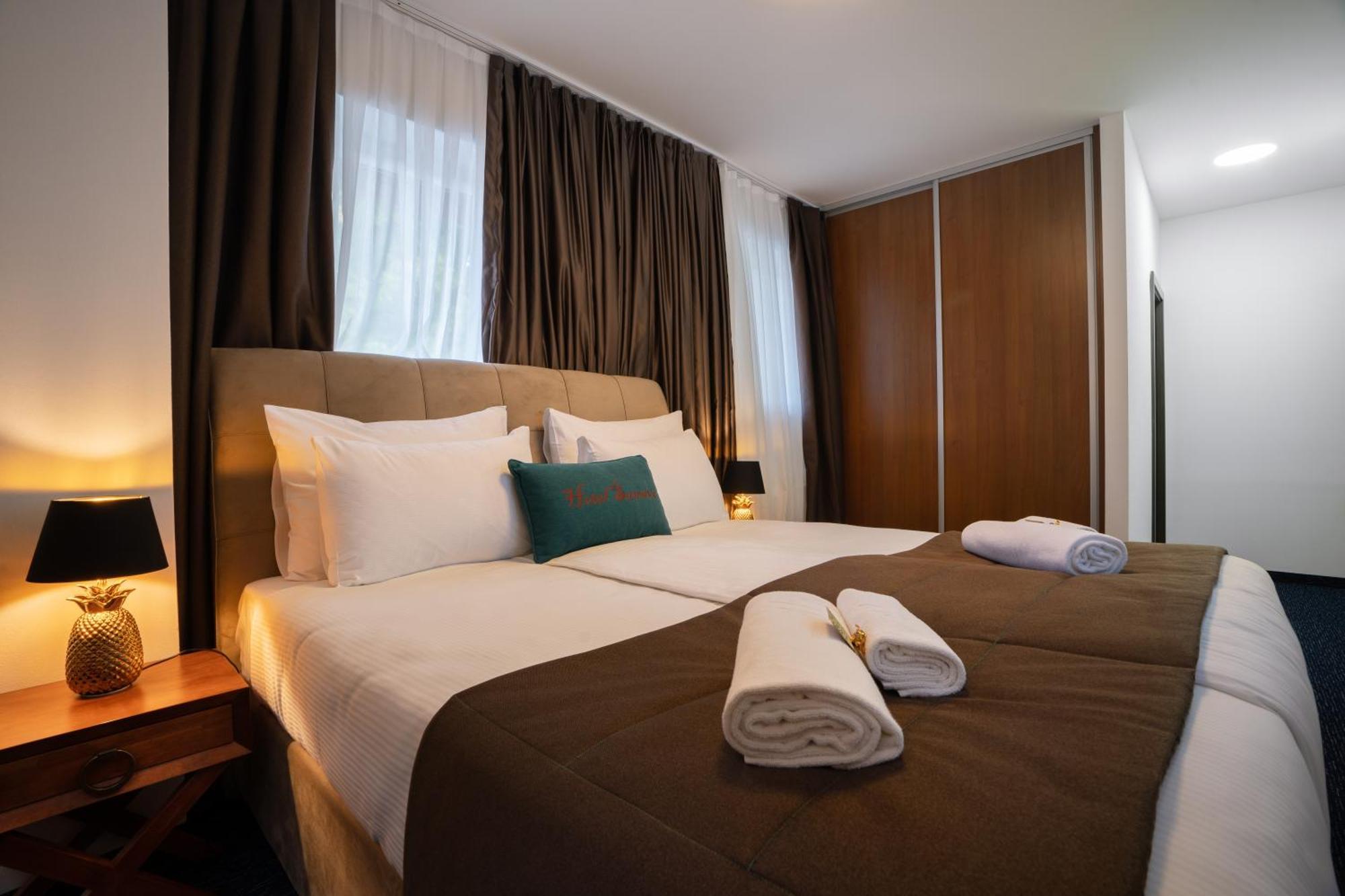Hotel Sumava เชเลซนารูดา ภายนอก รูปภาพ