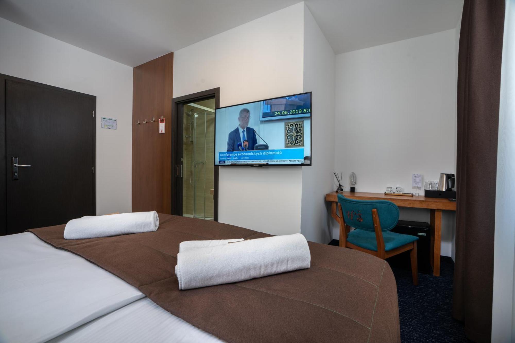 Hotel Sumava เชเลซนารูดา ภายนอก รูปภาพ