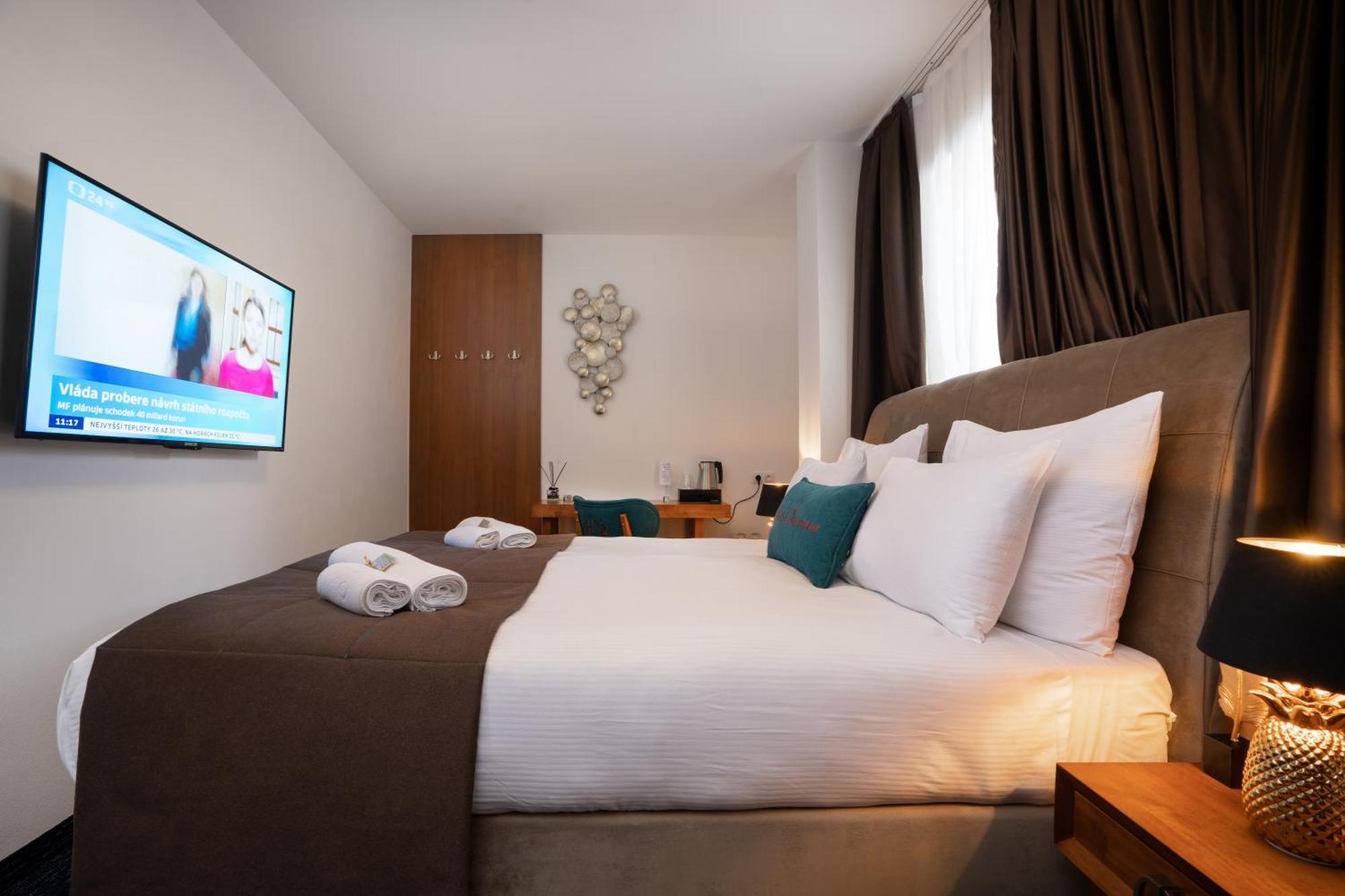 Hotel Sumava เชเลซนารูดา ภายนอก รูปภาพ