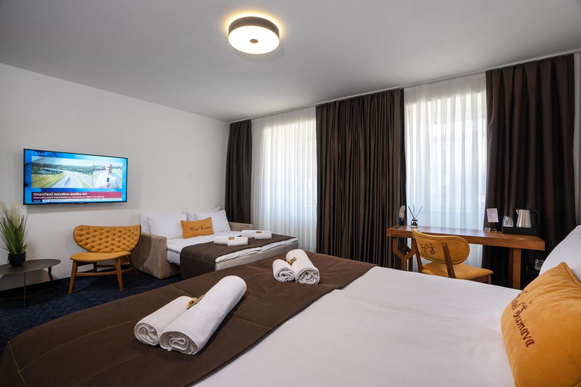 Hotel Sumava เชเลซนารูดา ภายนอก รูปภาพ