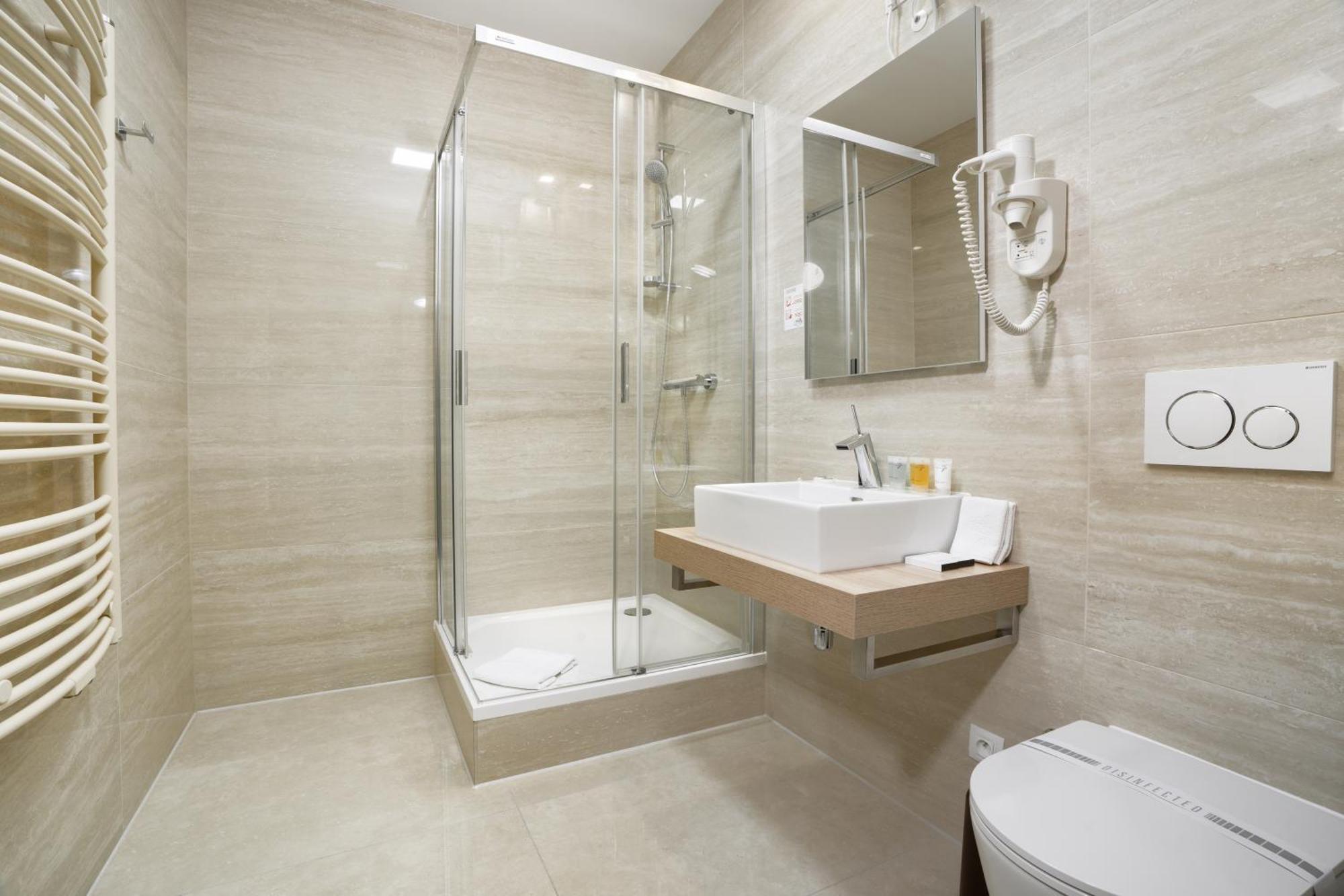 Hotel Sumava เชเลซนารูดา ภายนอก รูปภาพ