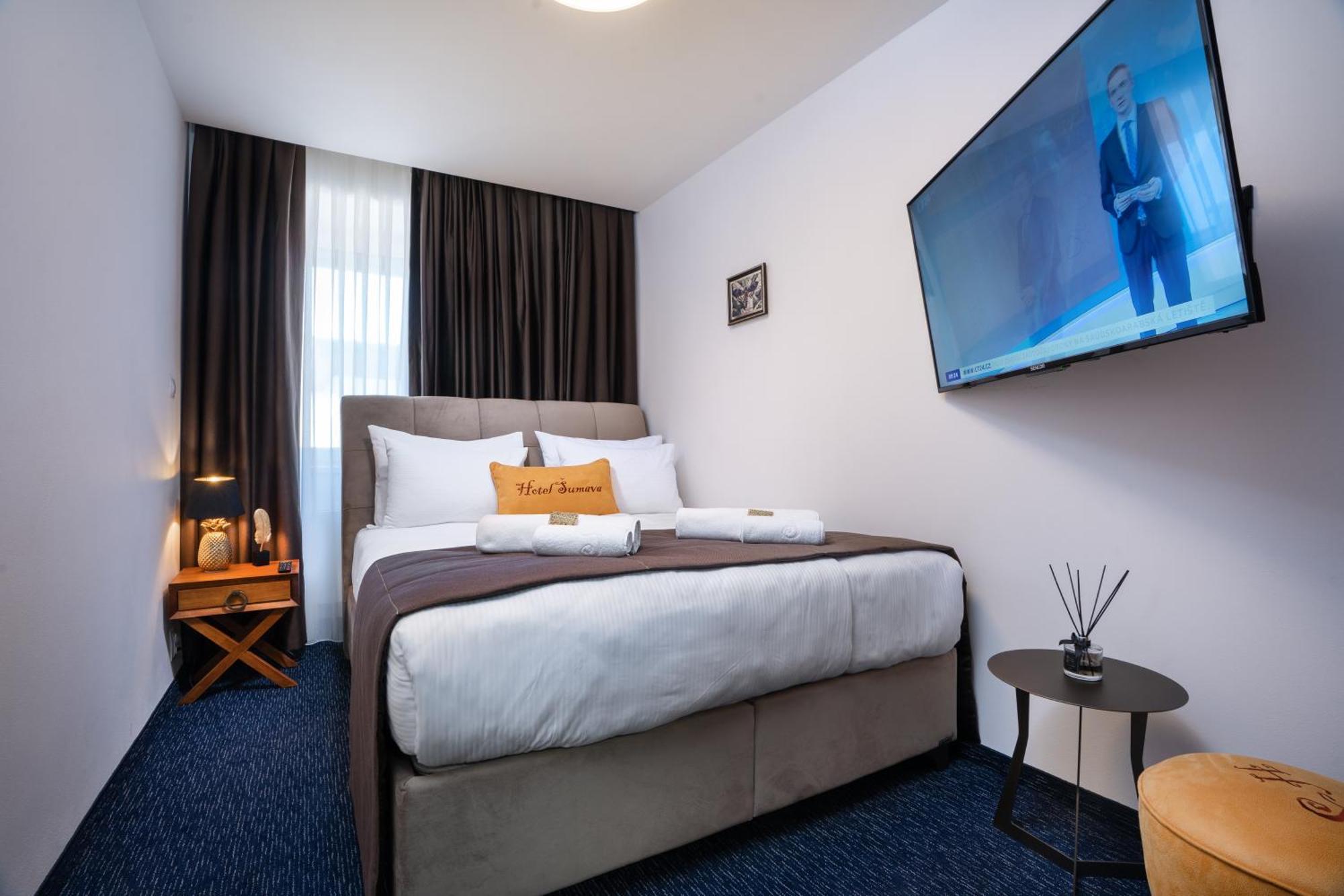 Hotel Sumava เชเลซนารูดา ภายนอก รูปภาพ